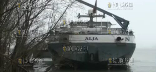 Украинские моряки терпят бедствие в судне Алджа на Дунае под Русе