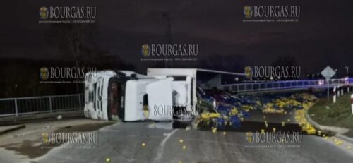 рассыпавшиеся на трассе лимоны перекрыли движение возле Бялы, здесь перевернула фура