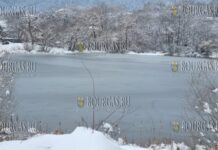 В Болгарии замерзли Смолянские озера