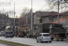 Военный конвой на оживленных улицах Добрича