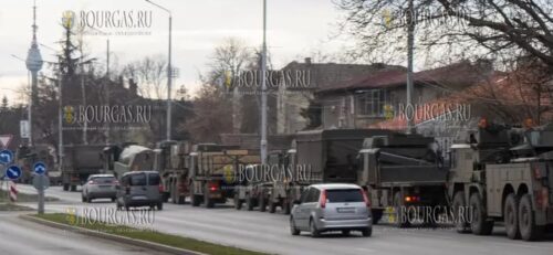 Военный конвой на оживленных улицах Добрича