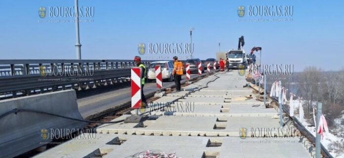 Мост через Дунай в районе Русе на болгаро-румынской границе строится