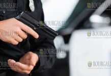 офицер полиции в Болгарии нарушил правила безопасности при чистке оружия