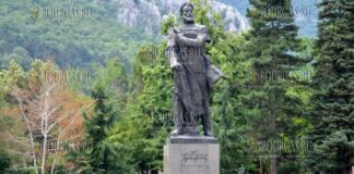 памятник Христо Ботеву во Враце
