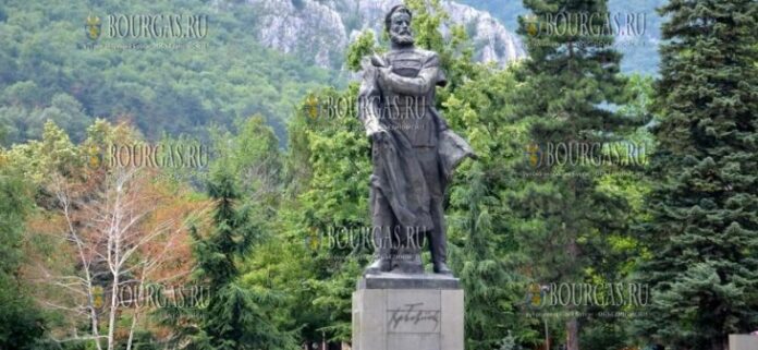 памятник Христо Ботеву во Враце