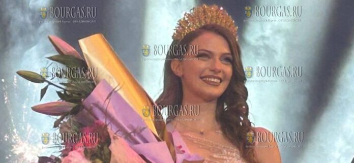 Казанлык выбрал Царицу Роз, ее стала Мария Шамбурова