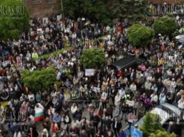 протестная акция в Софии, народ вышел на протест, чтобы поддержать действующего мэра - Василя Терзиева