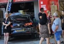 Автомобиль в Болгарии въехал в магазин