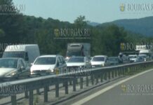 автомобильные пробки в Болгарии на к морю, они возникают на автомагистрали Тракия