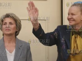 новый и старый глава БОК Болгарии - Весела Лечева и Стефка Костадинова