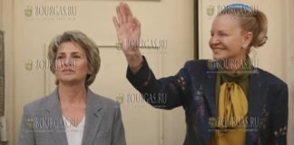новый и старый глава БОК Болгарии - Весела Лечева и Стефка Костадинова