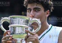 16-летний теннисист - Иван Иванов, выиграл юниорский Уимблдон