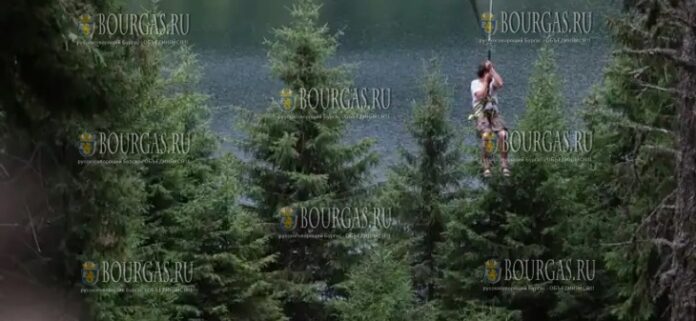 Альпийская канатная дорога над озером в Пампорово