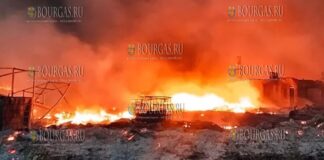 Крупный пожар под Бургасом, горело в дачном поселке Остриците 2