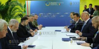 премьер-министр Болгарии - Росен Желязков, во время встречи с президентом Украины Владимиром Зеленским