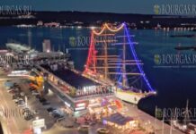 гигантский парусник «Mircea» пришвартовался в морском вокзале Варны