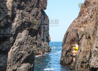 скала мыса Агалина недалеко от Созополя