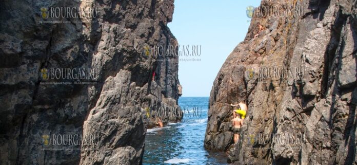 скала мыса Агалина недалеко от Созополя