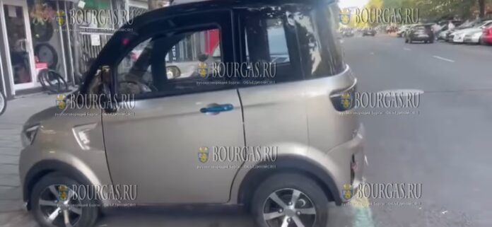 В Бургасе припарковался необычный мини-электромобиль