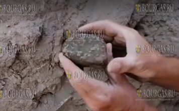 В Хераклея Синтика обнаружили редкую бронзовую лампу