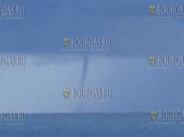 водяной смерч в Болгарии