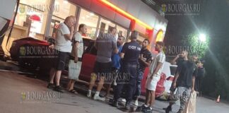 Автомобиль врезался в АЗС в Софии