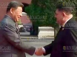 что делают болгары на параде в Китае