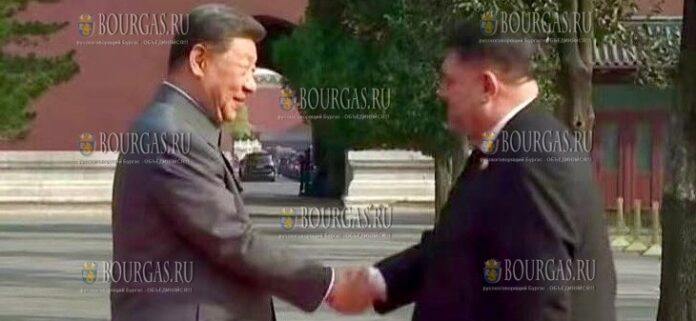 что делают болгары на параде в Китае