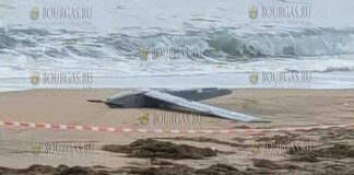на Северный пляж Бургаса море выбросил остатки дрона
