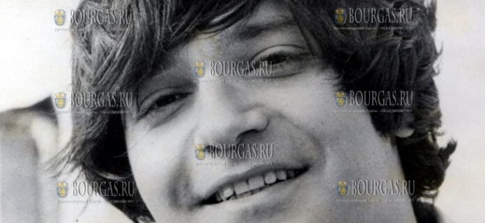 примадонна советской эстрады - Алла Пугачева, сегодня помнит того, кто стол у истоков ее славы, автора песни Арлекино, болгарина - Емила Димитрова