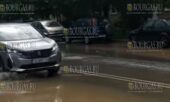 проливной дождь с градом затопил улицы Рудозема в Смолянской области Болгарии