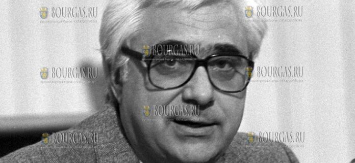 экс-премьер-министр страны - Андрей Луканов, которого застрелили перед своим домом в Софии