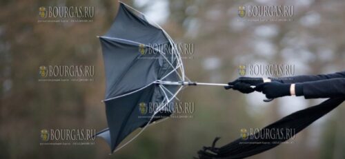 порывы ураганного ветра в Болгарии