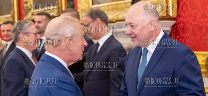 Премьер Болгарии побеседовал с королем Великобритании