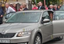 президента Болгарии катают на автомобиле его жены