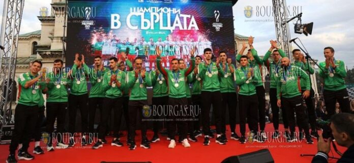 София приветствует болгарскую сборную команду по волейболу