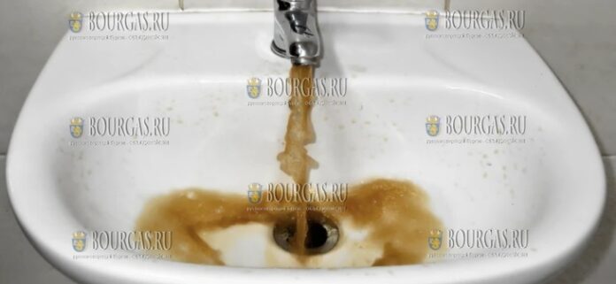 водопроводная вода в Болгарии - частенько реально мутная водопроводная вода в Болгарии - частенько реально мутная