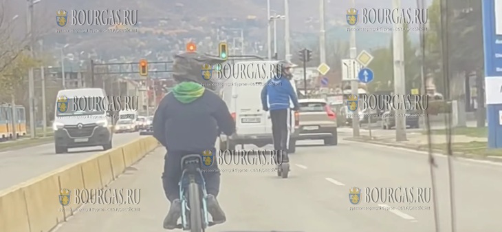 дети катаются по автомагистралях в Болгарии