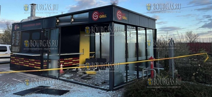 автомобиль врезался в ресторан на парковке гипермаркета во Враце